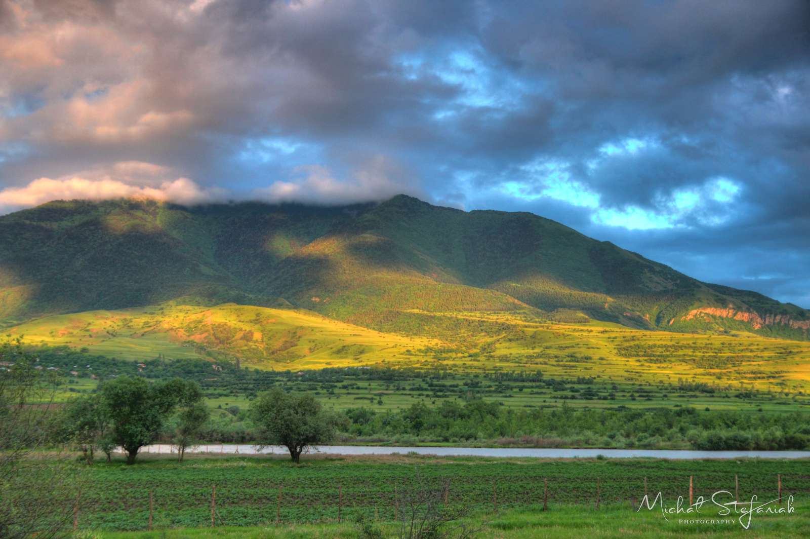 JMG 0799 800 801Enhancer